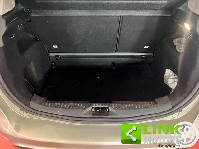 FORD B-Max usata, con Sedile posteriore sdoppiato
