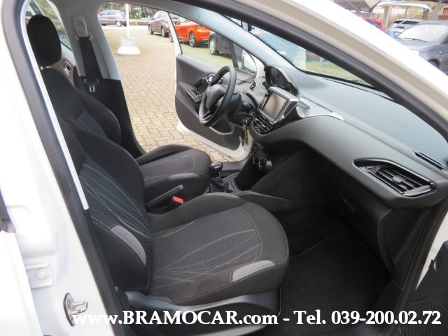 PEUGEOT 208 usata, con Luce d
