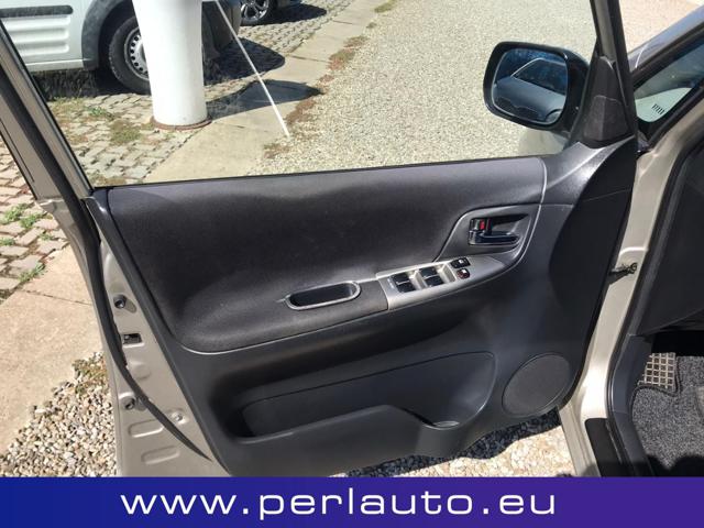 TOYOTA Corolla Verso usata, con Alzacristalli elettrici