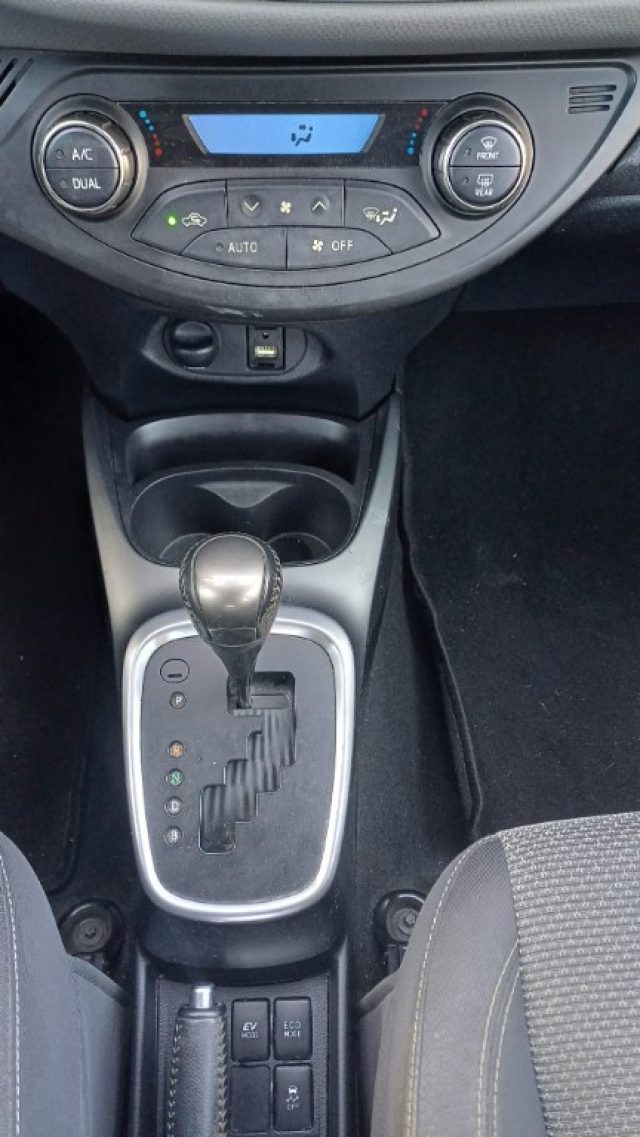 TOYOTA Yaris usata, con Servosterzo