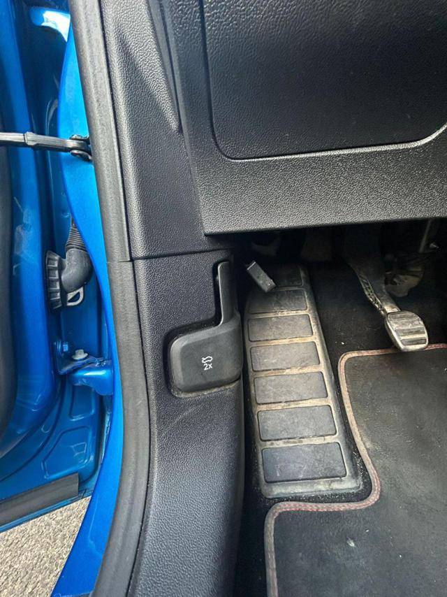 FORD Focus usata, con Sensori di parcheggio anteriori