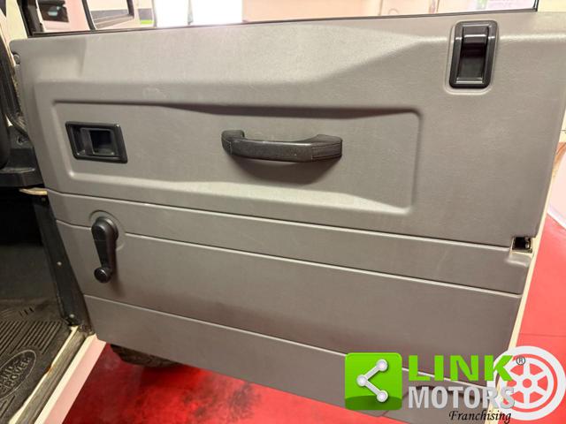 LAND ROVER Defender usata 21