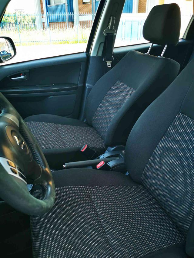 SUZUKI SX4 usata, con Climatizzatore