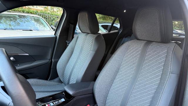 PEUGEOT 2008 usata, con Sistema di navigazione