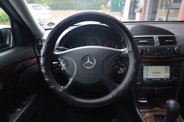 MERCEDES-BENZ E 220 usata, con Volante in pelle