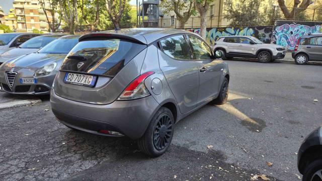 LANCIA Ypsilon usata, con Autoradio