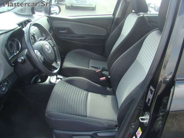TOYOTA Yaris usata, con Fendinebbia