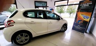 PEUGEOT 208 usata, con Autoradio