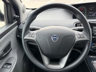 LANCIA Ypsilon usata, con USB