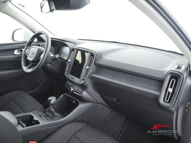 VOLVO XC40 usata 11