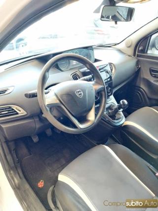 LANCIA Ypsilon usata, con Sedile posteriore sdoppiato
