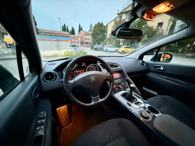 PEUGEOT 3008 usata, con USB