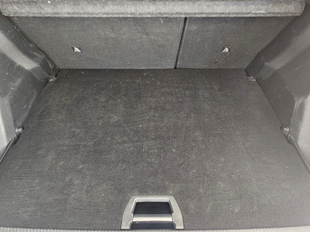PEUGEOT 2008 usata, con Sistema di navigazione