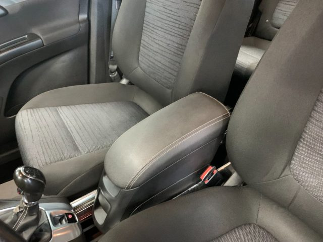 OPEL Meriva usata, con USB