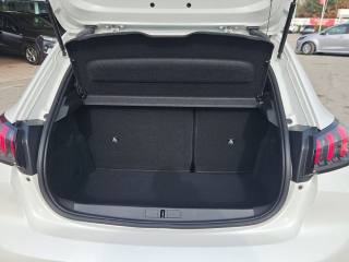 PEUGEOT 208 usata, con Autoradio