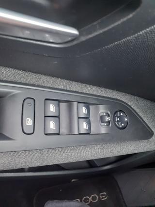 PEUGEOT 3008 usata, con Bracciolo