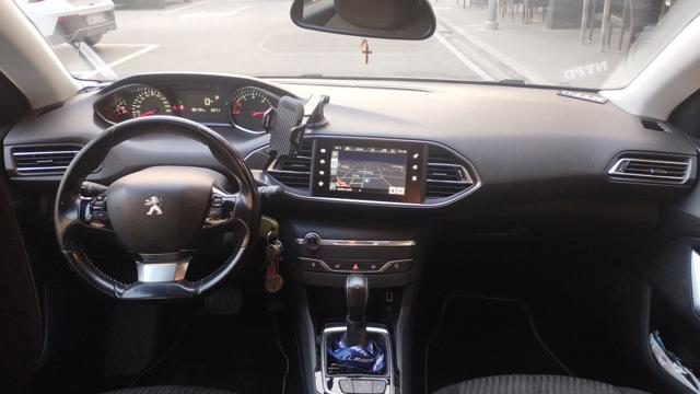 PEUGEOT 308 usata, con Sedile posteriore sdoppiato