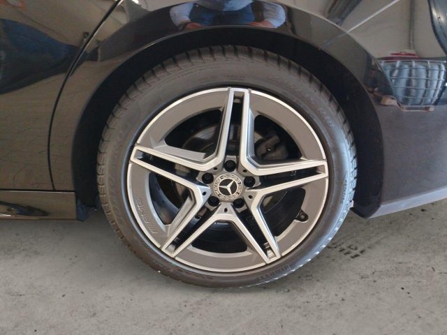 MERCEDES-BENZ CLA 180 usata, con Sedile posteriore sdoppiato
