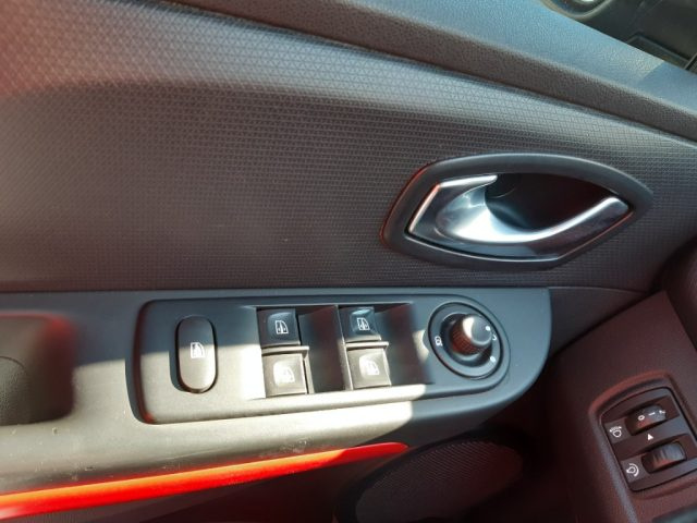 RENAULT Clio usata, con USB