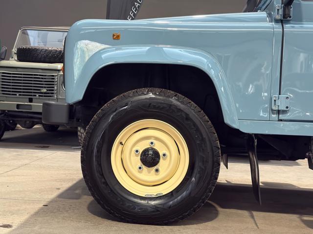 LAND ROVER Defender usata, con Sedile posteriore sdoppiato