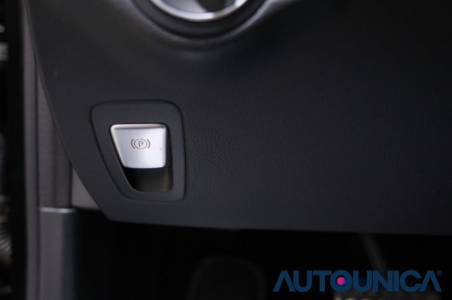 MERCEDES-BENZ C 220 usata, con Specchietti laterali elettrici