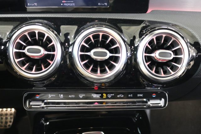 MERCEDES-BENZ A 35 AMG usata 26
