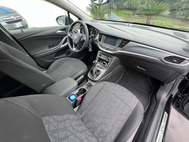OPEL Astra usata, con Touch screen