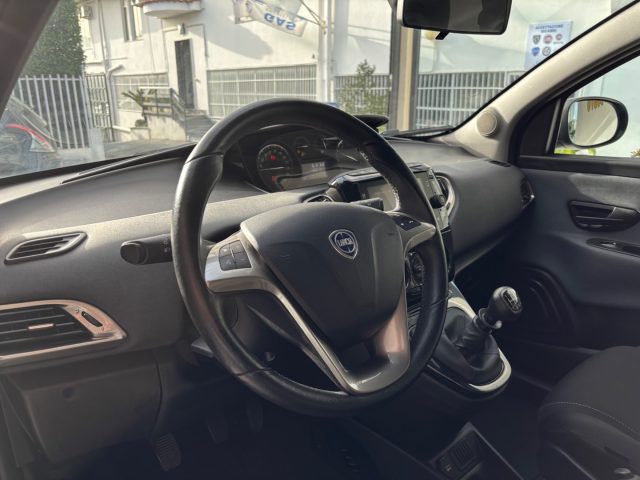 LANCIA Ypsilon usata, con USB