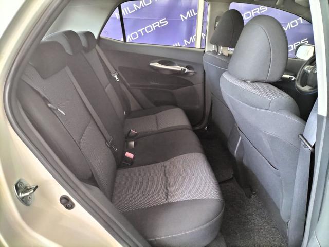 TOYOTA Auris usata, con Sedile posteriore sdoppiato