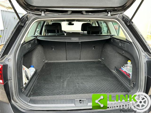 VOLKSWAGEN Passat Variant usata, con Sedile posteriore sdoppiato