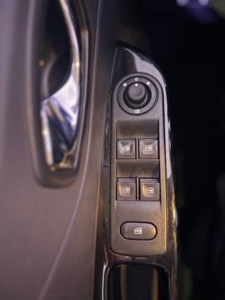 RENAULT Captur usata 17