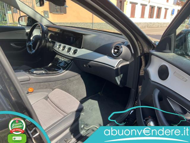 MERCEDES-BENZ E 220 usata, con ESP
