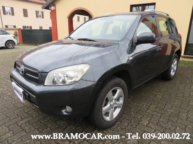 TOYOTA RAV 4 usata, con Airbag