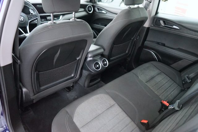 ALFA ROMEO Stelvio usata, con Sensore di luce