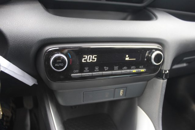 TOYOTA Yaris usata, con Telecamera per parcheggio assistito