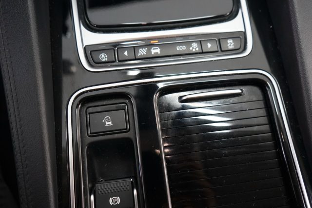 JAGUAR F-Pace usata, con Schermo multifunzione interamente digitale