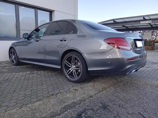 MERCEDES-BENZ E 220 usata, con Boardcomputer