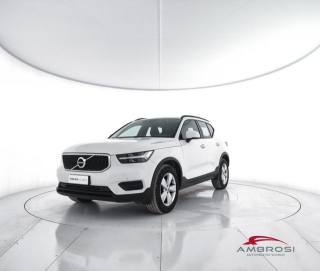 VOLVO XC40 T2 MOMENTUM CORE