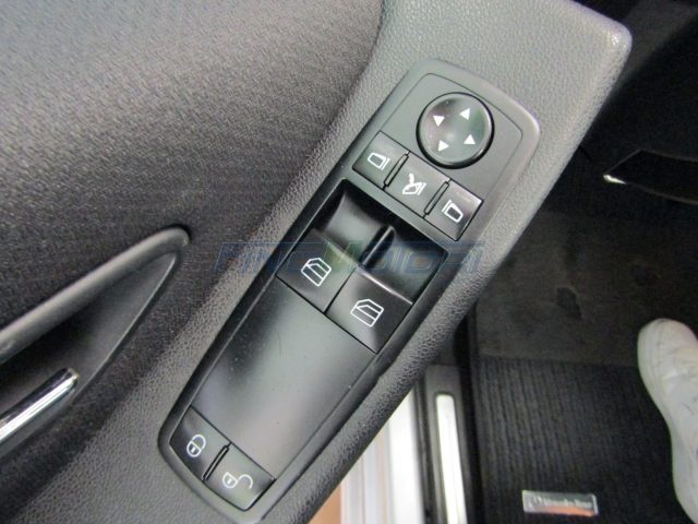 MERCEDES-BENZ A 180 usata, con Chiusura centralizzata telecomandata