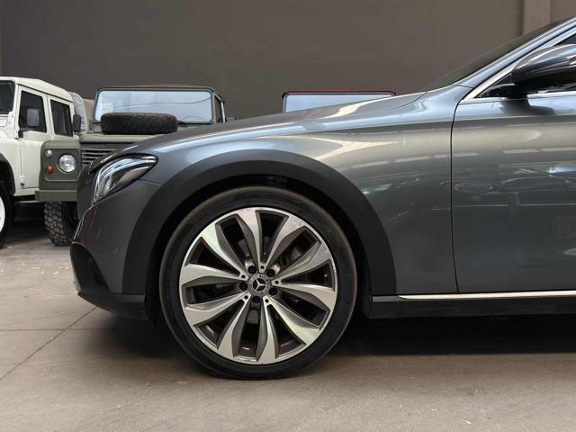 MERCEDES-BENZ E 220 usata, con Boardcomputer