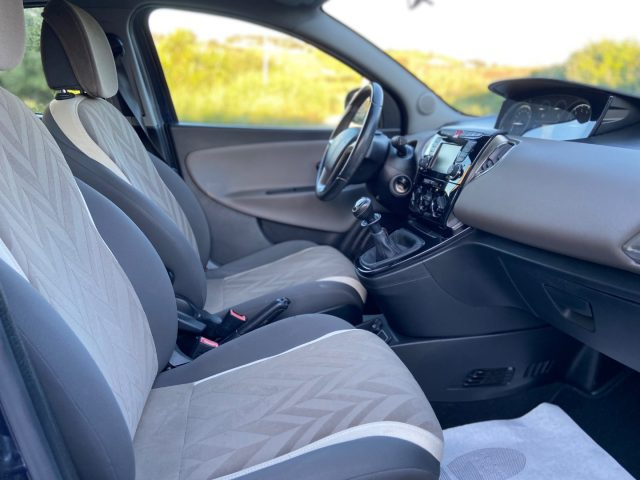 LANCIA Ypsilon usata, con USB