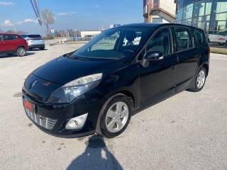 RENAULT Scenic usata, con Sensori di parcheggio anteriori