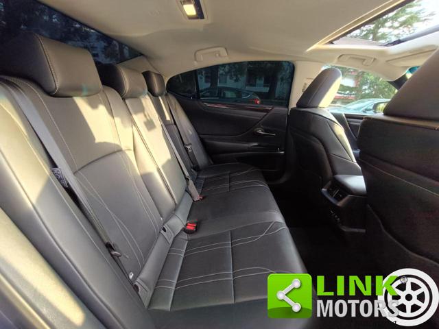 LEXUS ES 300 usata, con Volante in pelle