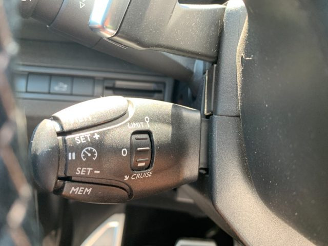 PEUGEOT 5008 usata, con Volante in pelle