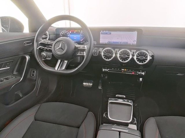 MERCEDES-BENZ CLA 200 usata, con Autoradio