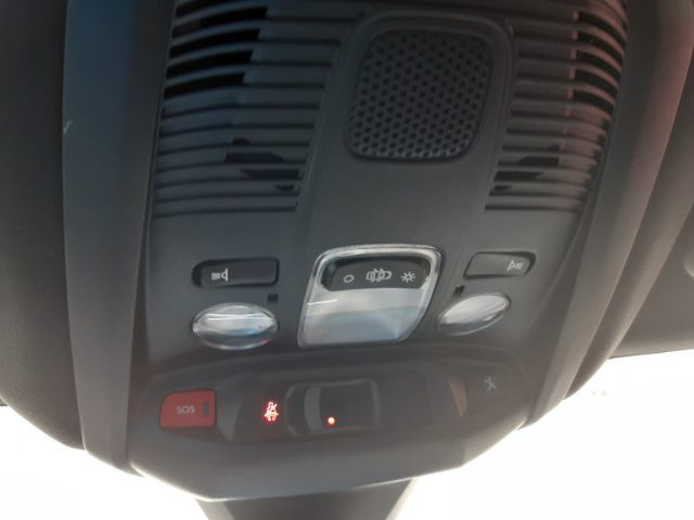 PEUGEOT 3008 usata, con Luci diurne LED