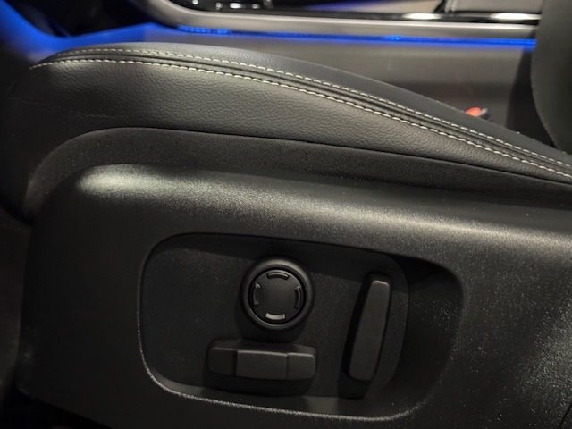 LAND ROVER Range Rover Velar usata, con Touch screen