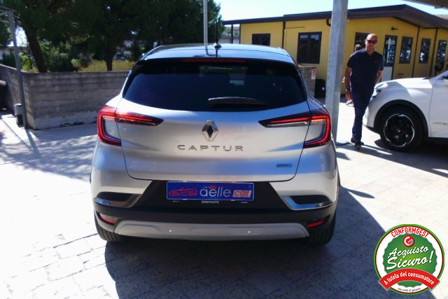 RENAULT Captur usata, con Autoradio