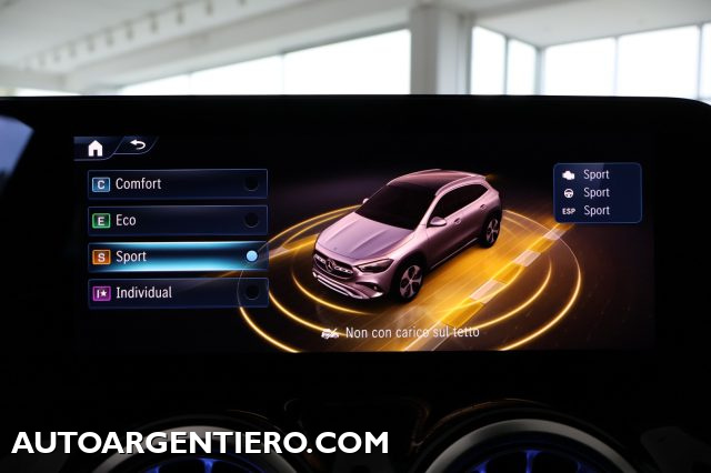 MERCEDES-BENZ GLA 180 usata, con Sistema di navigazione