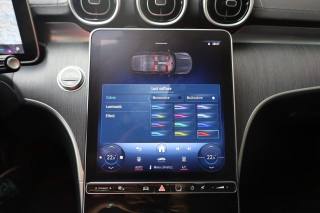 MERCEDES-BENZ C 200 usata, con Luce d